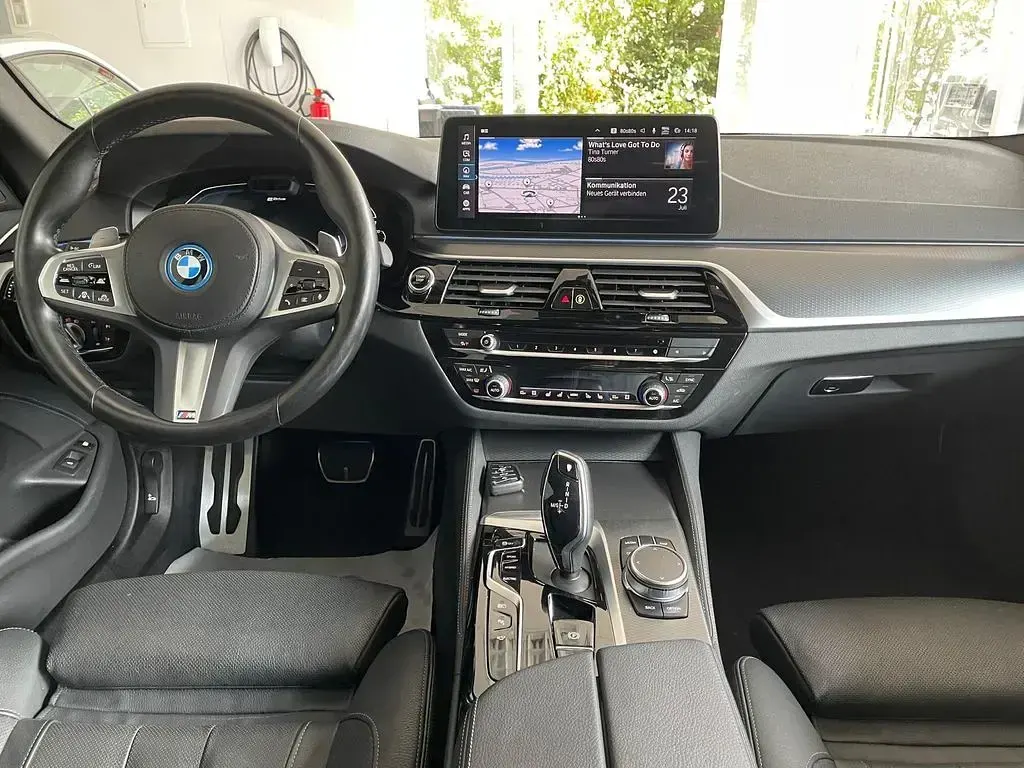 Gebraucht BMW 530e M Sport 292 PS (214 kW) 2022 Schwarz Limousine