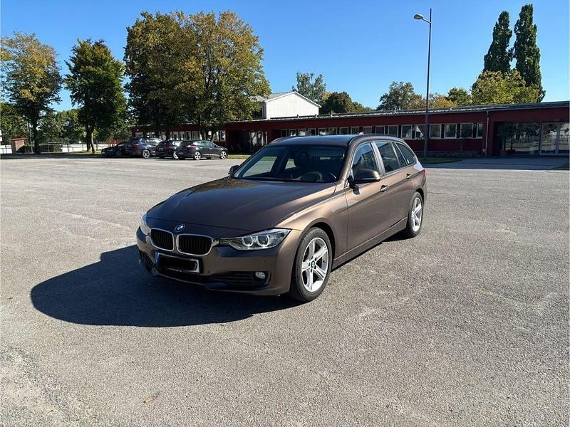 Braun Gebraucht 2014 BMW 320 Kombi | 8.500 € (Guter Preis) - Bild 1/4
