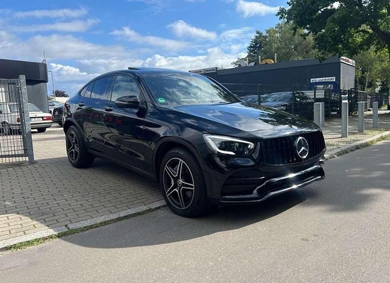 Gebraucht Mercedes GLC200 197 PS (144 kW) 2019 Obsidianschwarz SUV