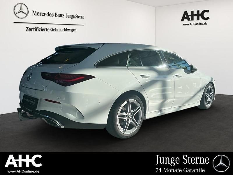 Gebraucht Mercedes CLA200 AMG 163 PS (119 kW) 2024 Unilack polarweiß Limousine
