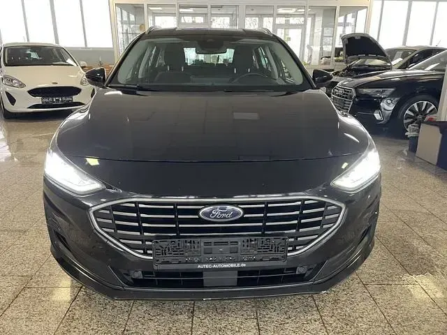 Gebraucht Ford Focus Titanium 120 PS (88 kW) 2022 Schwarz, metallic Kombi