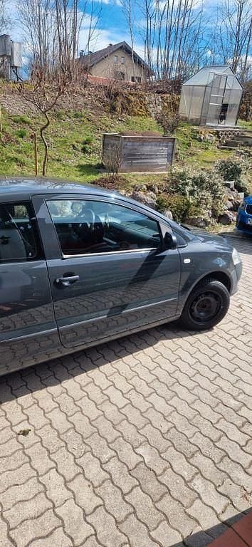 Gebraucht VW Fox 54 PS (39 kW) 2009 Schwarz Kleinwagen