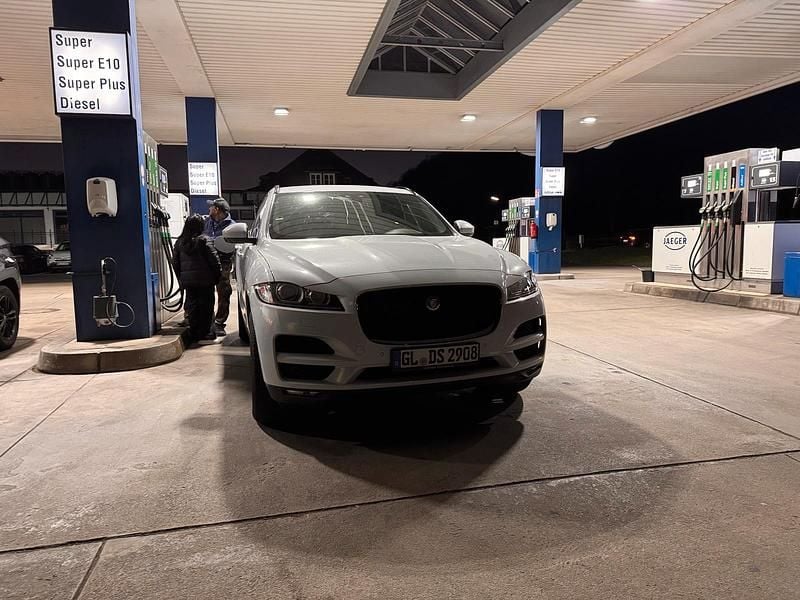 Weiß Gebraucht 2016 Jaguar F-Pace SUV | 10.500 € (Superpreis) - Bild 1/4