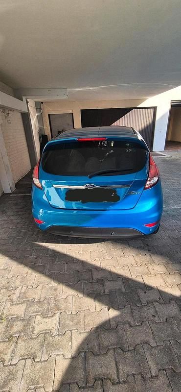 Używany Ford Fiesta SYNC Edition 95 KM (69 kW) 2016 Niebieski Hatchback