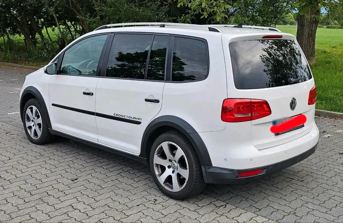 Gebraucht VW Touran Cross 140 PS (102 kW) 2013 Weiß Van / Kleinbus