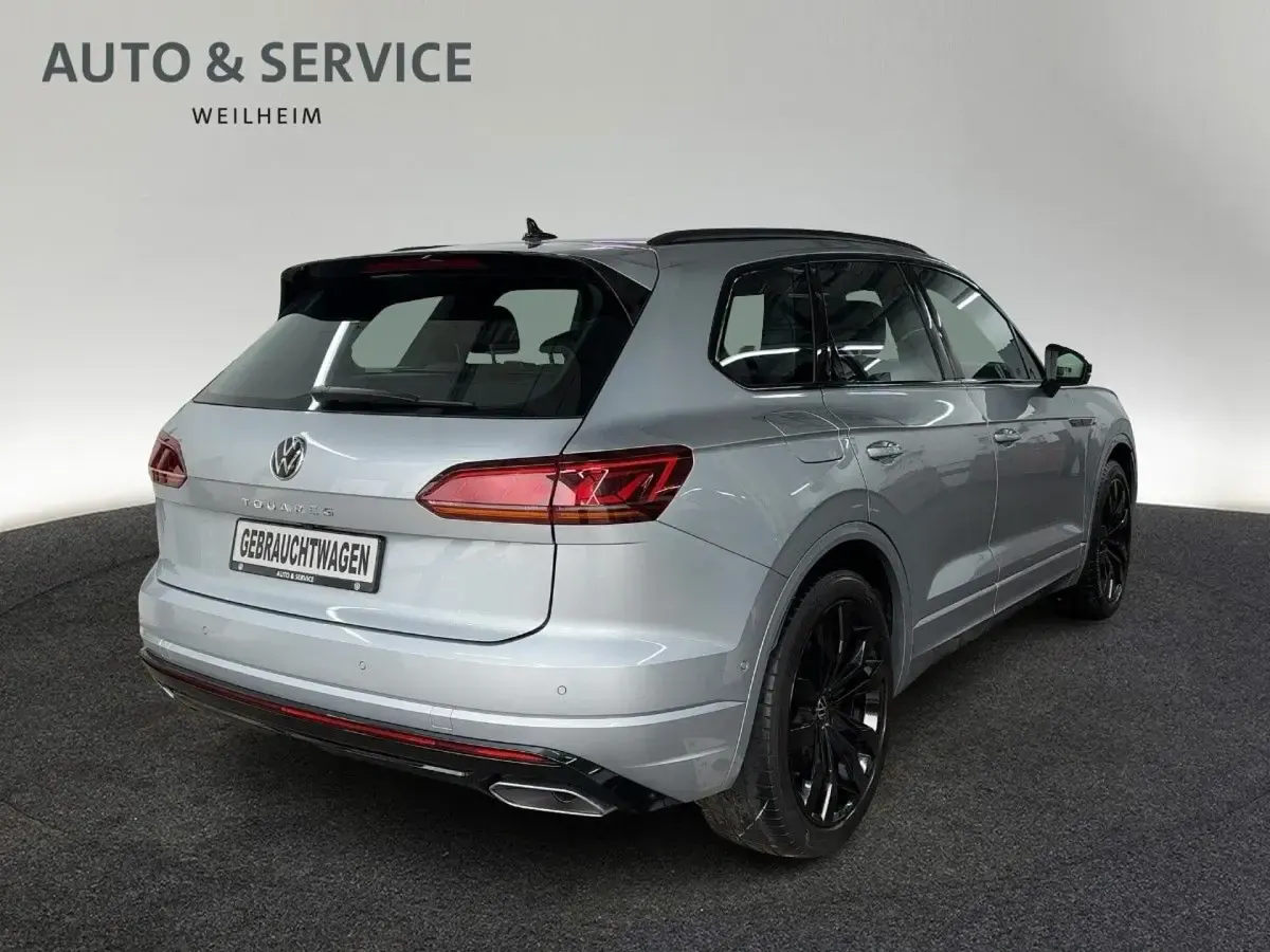 Gebraucht VW Touareg R-line 231 PS (169 kW) 2023 Silber SUV