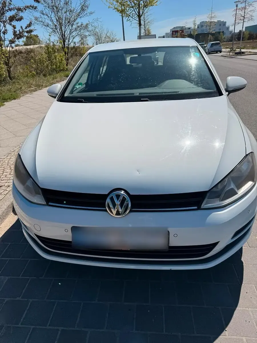 Second-hand VW Golf VII 110 CP (80 kW) 2014 Alb Berlinǎ