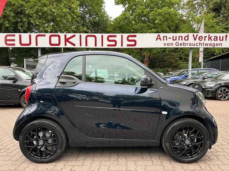 Blau Gebraucht 2019 Smart ForTwo Coupé Prime Kleinwagen | 21.888 € (Teuer) - Bild 1/4
