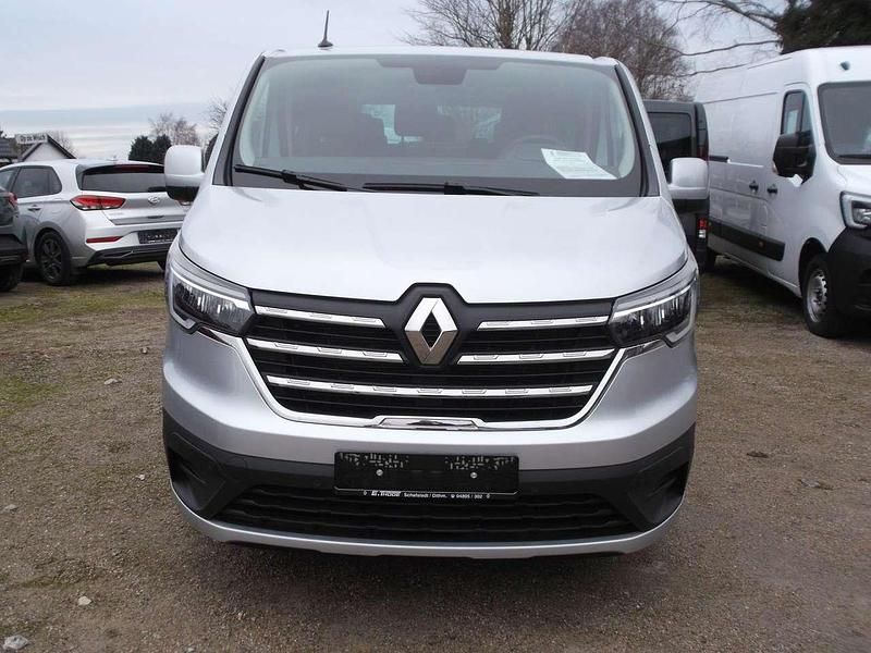 Gebraucht Renault Trafic Life 150 PS (110 kW) 2023 Highland grey Van / Kleinbus