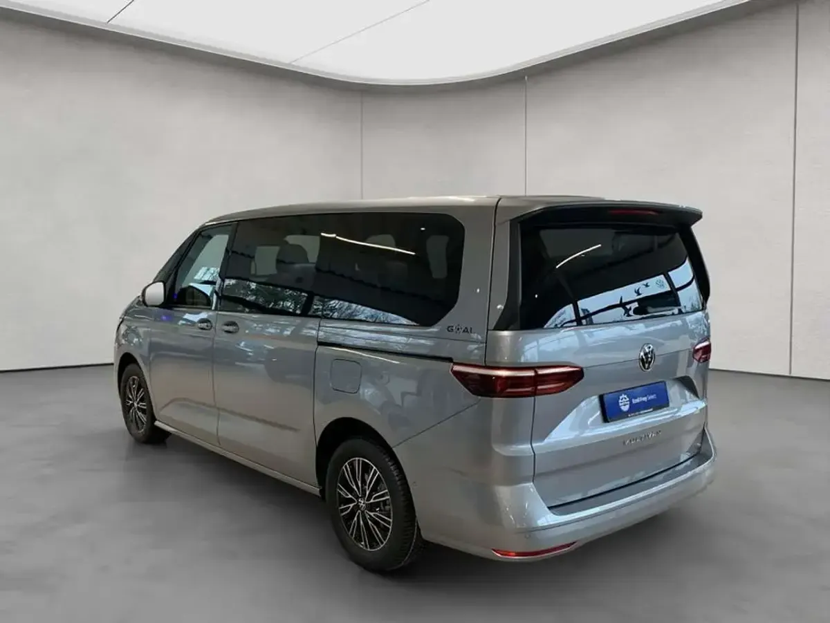 Gebraucht VW Multivan Goal 150 PS (110 kW) 2026 Silber Van / Kleinbus