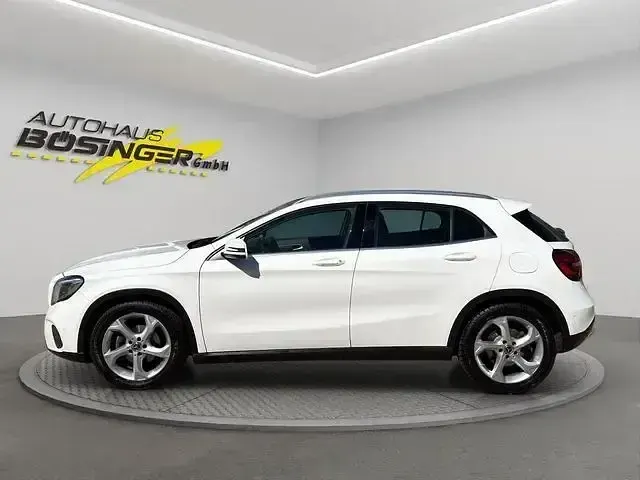 Gebraucht Mercedes GLA200 156 PS (114 kW) 2019 Polarweiss  unilack SUV