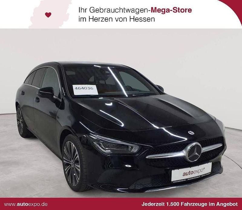 Schwarz Gebraucht 2021 Mercedes CLA200 Shooting Brake Kombi | 24.489 € (Guter Preis) - Bild 1/4