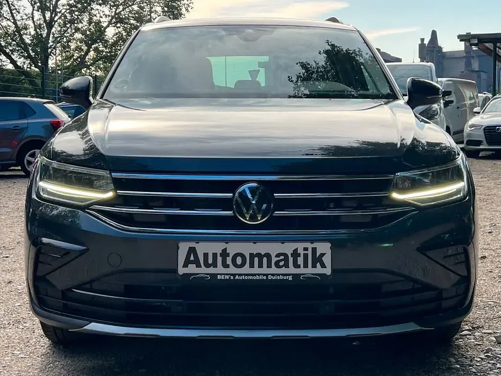 Gebraucht VW Tiguan Sport 200 PS (147 kW) 2023 Grau SUV