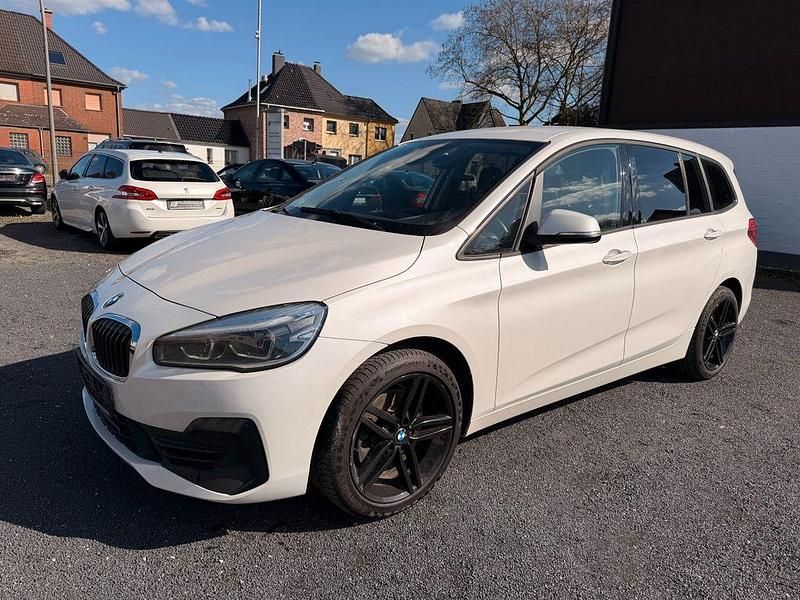 Gebraucht BMW 220 Gran Tourer Advantage 190 PS (139 kW) 2019 Weiß Van / Kleinbus