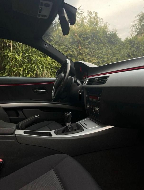 Gebraucht BMW 320 170 PS (125 kW) 2007 Schwarz Coupé