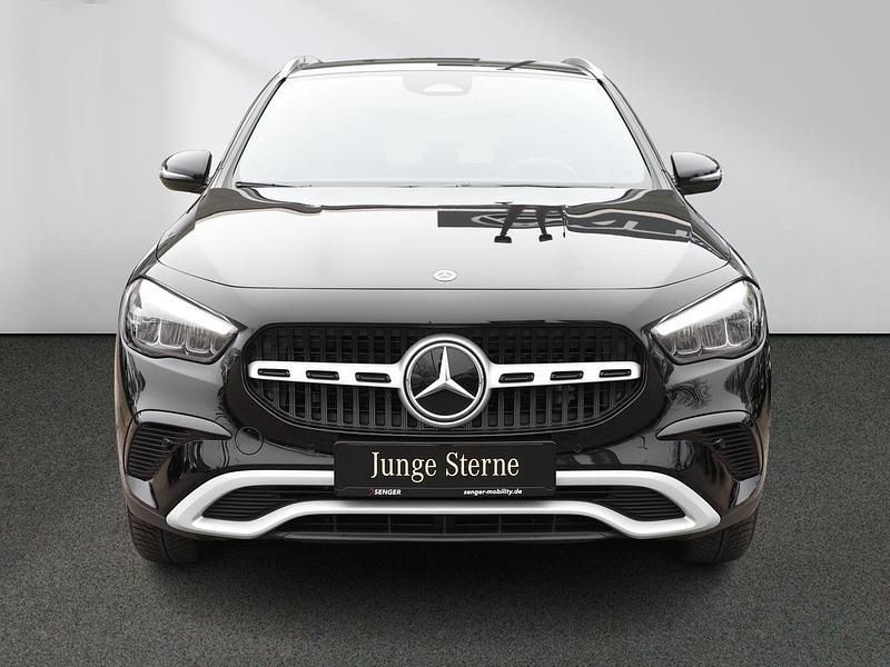 Gebraucht Mercedes GLA200 163 PS (119 kW) 2023 Schwarz SUV