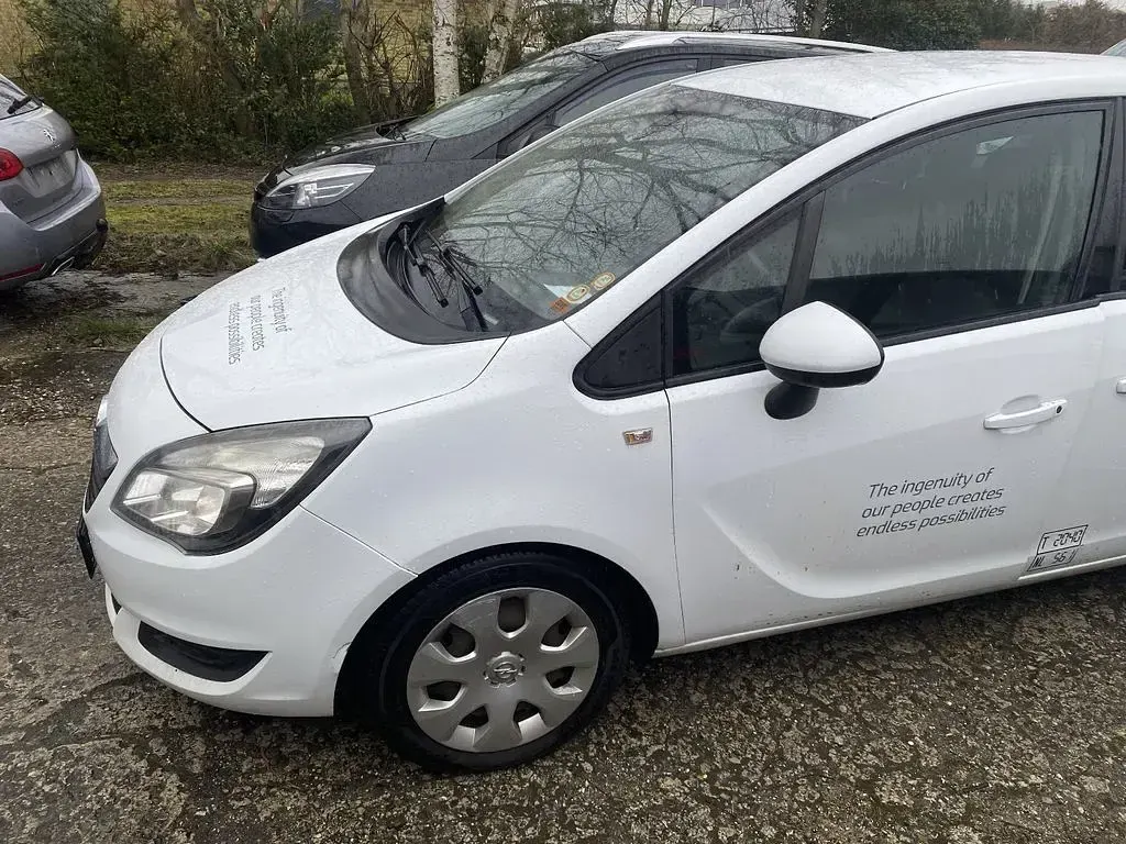 Gebraucht Opel Meriva drive 110 PS (80 kW) 2016 Weiß Van / Kleinbus