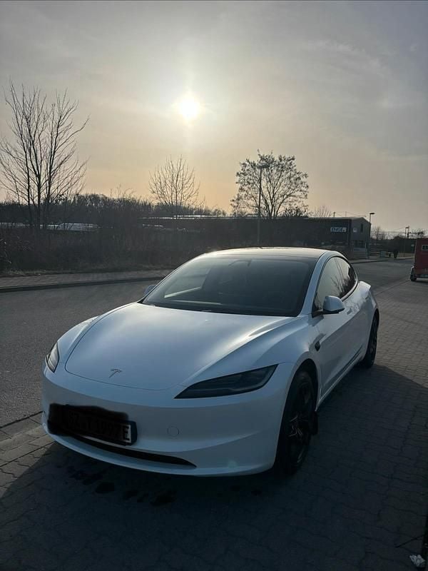 Gebraucht Tesla Model 3 Long Range AWD 323 kW (440 PS) 2024 Weiß Limousine