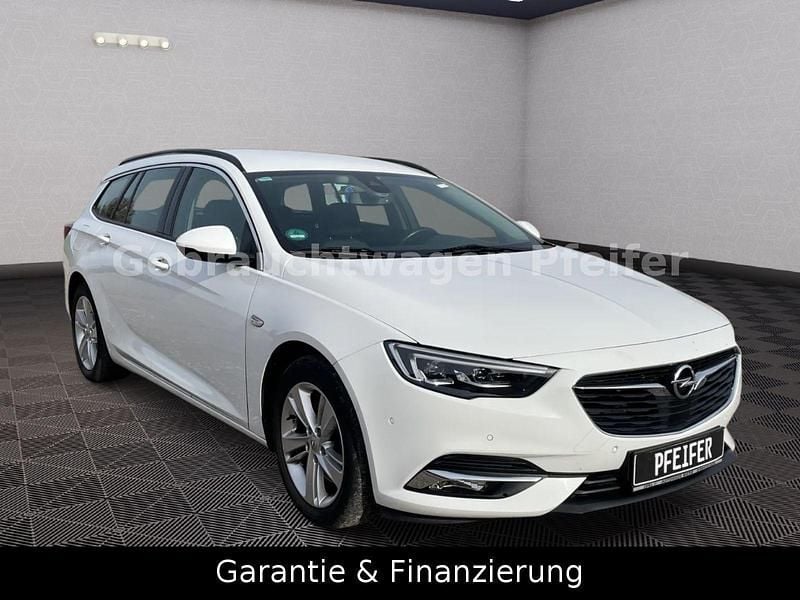 Weiß Gebraucht 2017 Opel Insignia Kombi | 11.490 € (Guter Preis) - Bild 1/4