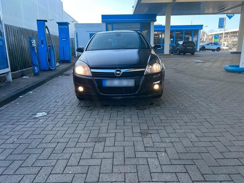 Gebraucht Opel Astra 101 PS (74 kW) 2005 Schwarz Limousine
