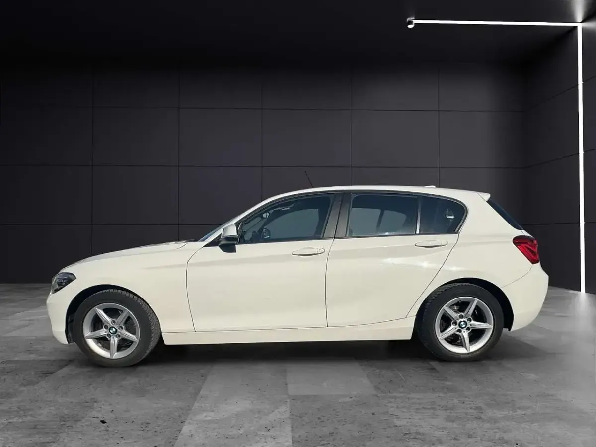 Gebraucht BMW 118 Advantage 136 PS (100 kW) 2018 Alpinweiss iii Kleinwagen