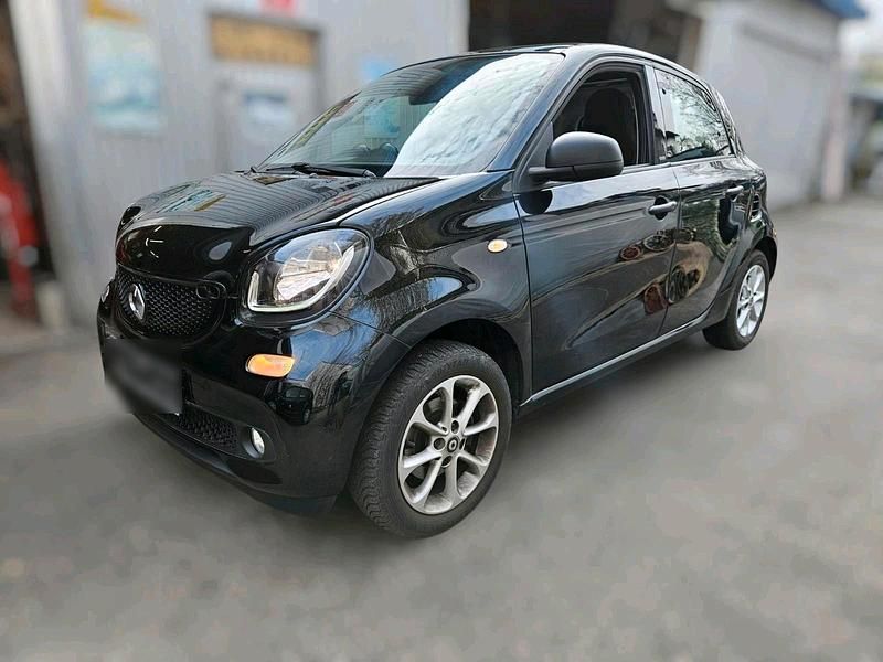 Gebraucht Smart ForFour 90 PS (66 kW) 2019 Schwarz Kleinwagen