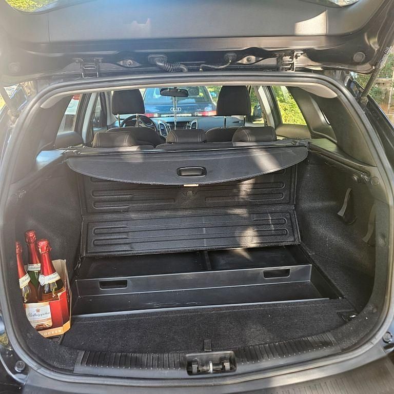 Schwarz Gebraucht 2013 Hyundai i30 Intro Edition Kombi | 4.500 € (Superpreis) - Bild 1/4