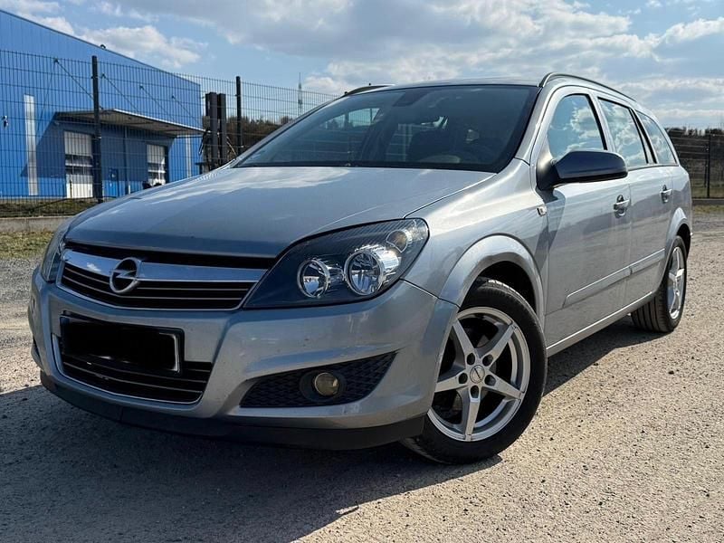 Gebraucht Opel Astra Edition 140 PS (102 kW) 2007 Kombi