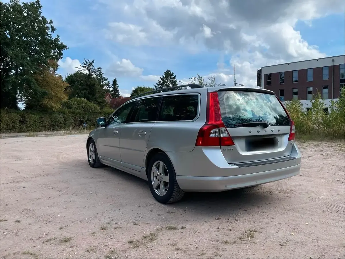 Gebraucht Volvo V70 Momentum 115 PS (84 kW) 2013 Silber Kombi