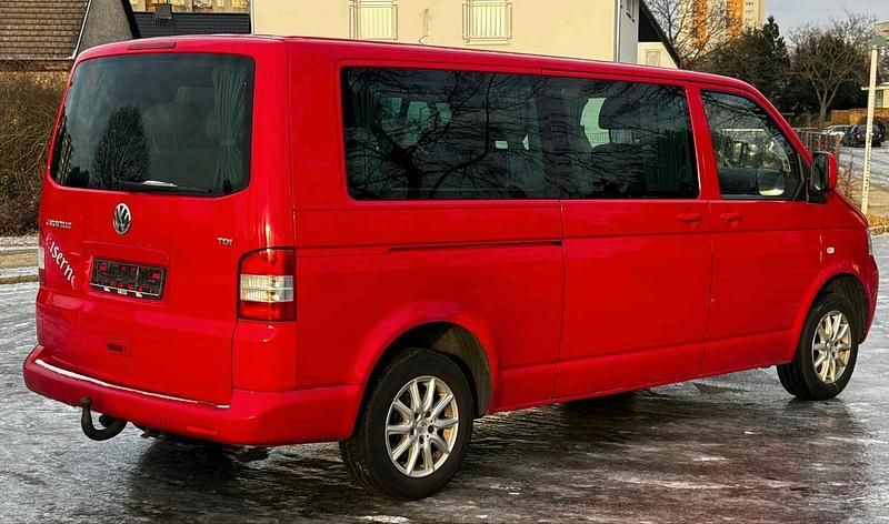 Gebraucht VW Caravelle 130 PS (95 kW) 2009 Rot Van / Kleinbus