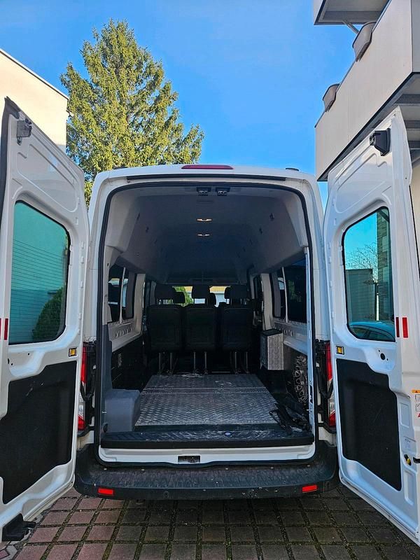 Second-hand Ford Transit 170 CP (125 kW) 2016 Alb Monovolum