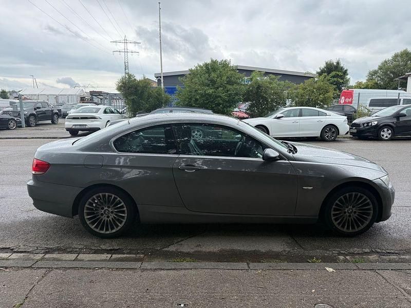 Gebraucht BMW 325 Sport Line 218 PS (160 kW) 2006 Grau Coupé