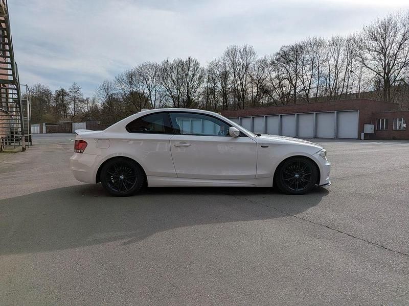 Gebraucht BMW 120 Performance 177 PS (130 kW) 2012 Weiß Kleinwagen