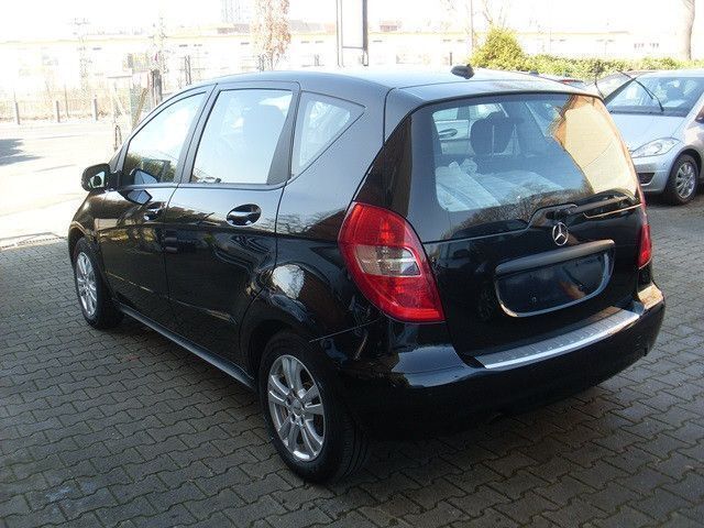 Gebraucht Mercedes A160 95 PS (69 kW) 2012 Schwarz metallic Van / Kleinbus