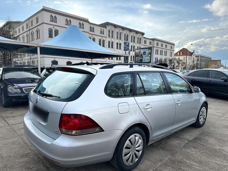 Gebraucht VW Golf VI 105 PS (77 kW) 2011 Grau Kleinwagen