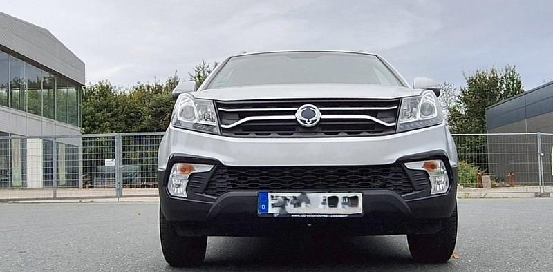 Silber Gebraucht 2017 Ssangyong Korando SUV | 8.490 € (Fairer Preis) - Bild 1/4