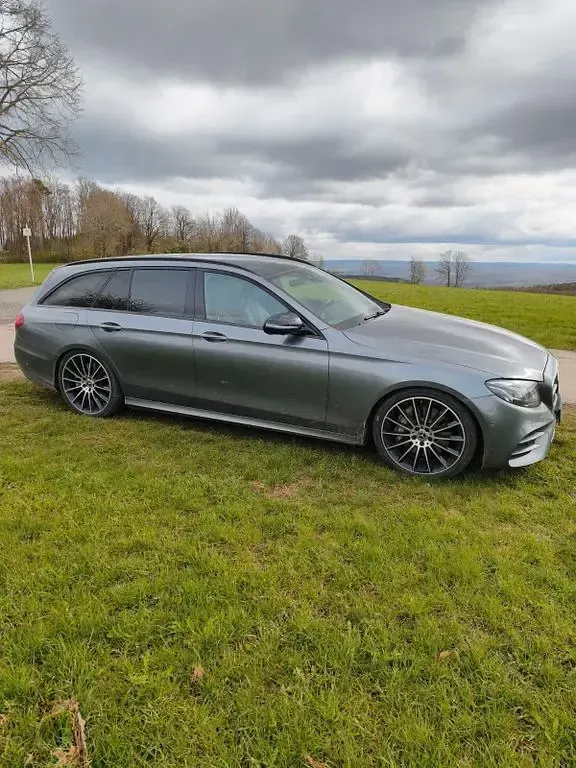 Gebraucht Mercedes E450 AMG line 367 PS (269 kW) 2019 Grau Limousine