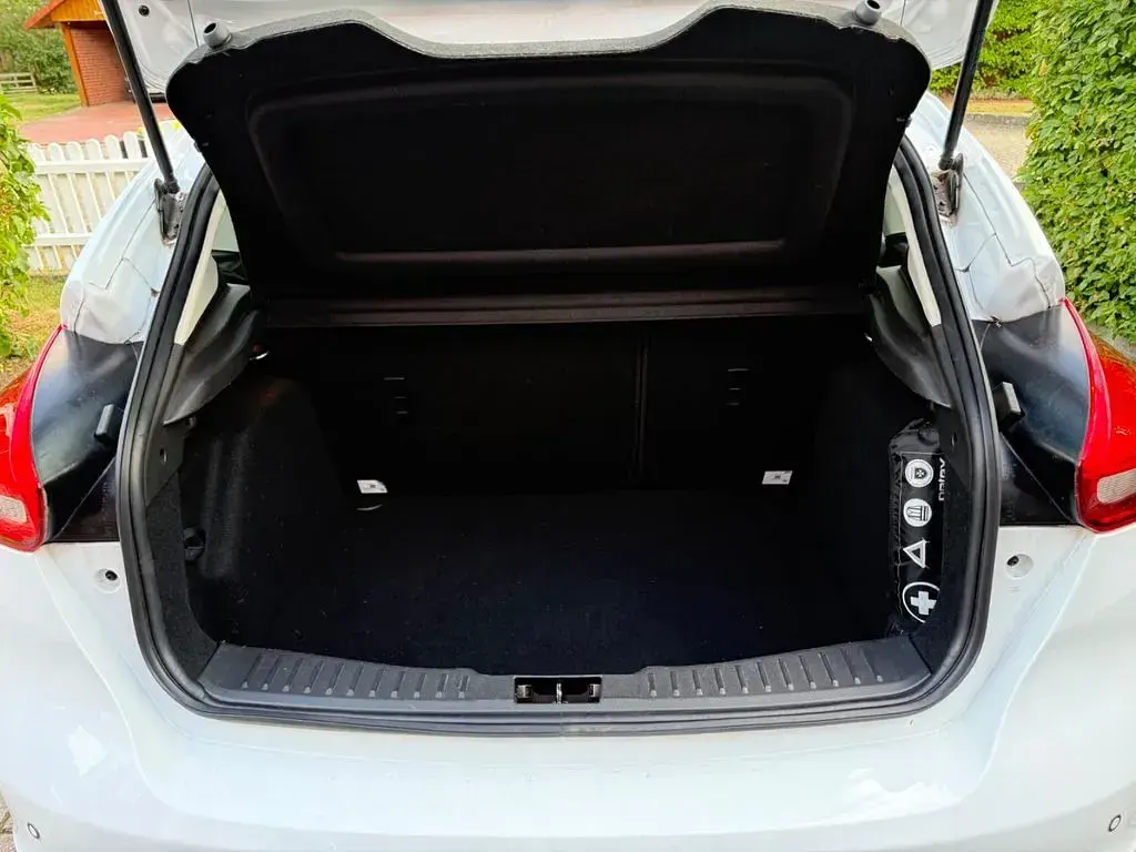 Gebraucht Ford Focus Business Edition 101 PS (74 kW) 2018 Weiß Limousine