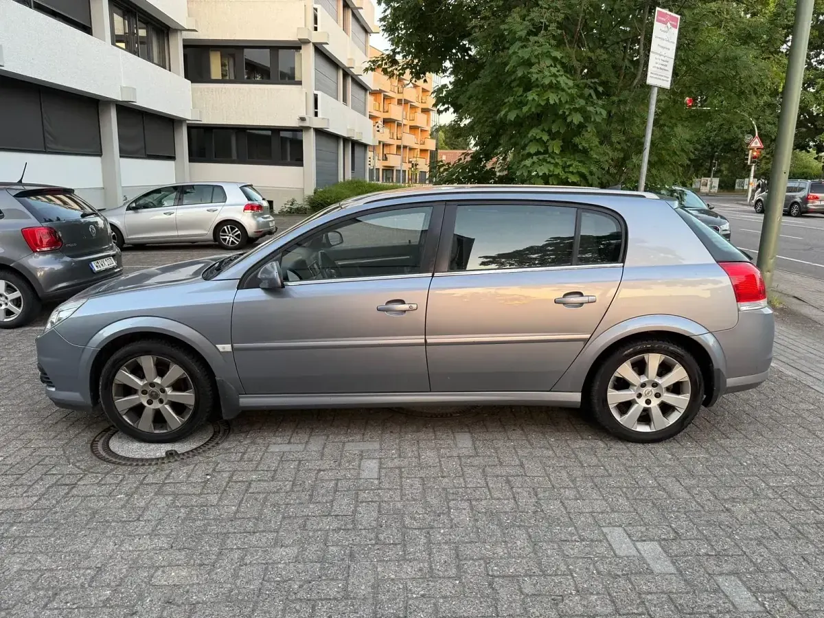Używany Opel Signum 150 KM (110 kW) 2007 Szary Hatchback