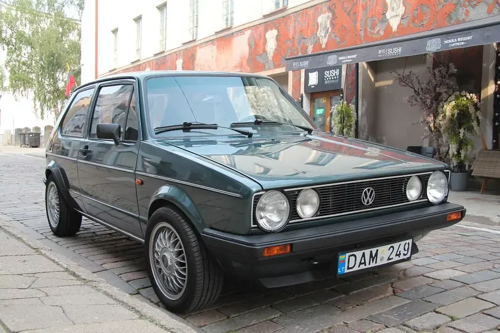 Gebraucht VW Golf I 50 PS (36 kW) 1983 Grün Kleinwagen