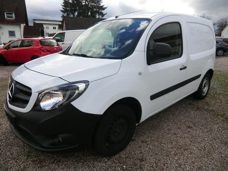 Weiß Gebraucht 2018 Mercedes Citan 108 Van / Kleinbus | 8.806 € (Fairer Preis) - Bild 1/4