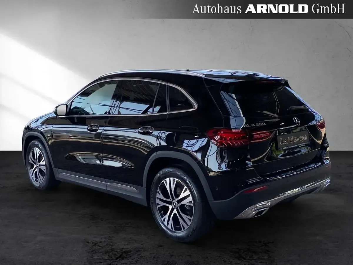 Gebraucht Mercedes GLA200 Progressive 163 PS (119 kW) 2026 Nachtschwarz SUV