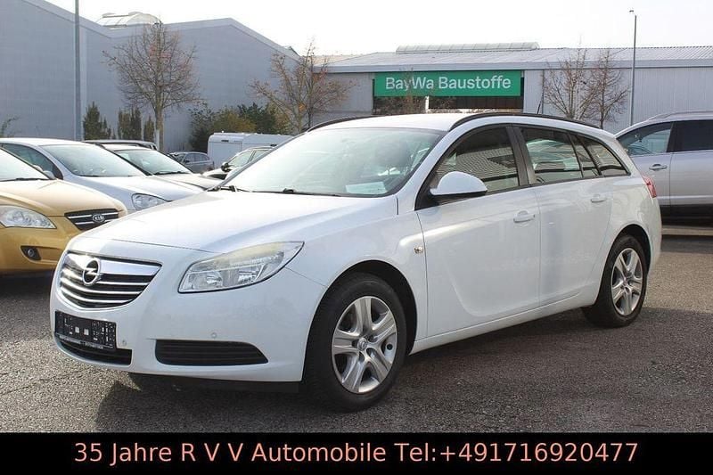 Weiß Gebraucht 2009 Opel Insignia Selection Kombi | 2.888 € (Superpreis) - Bild 1/4