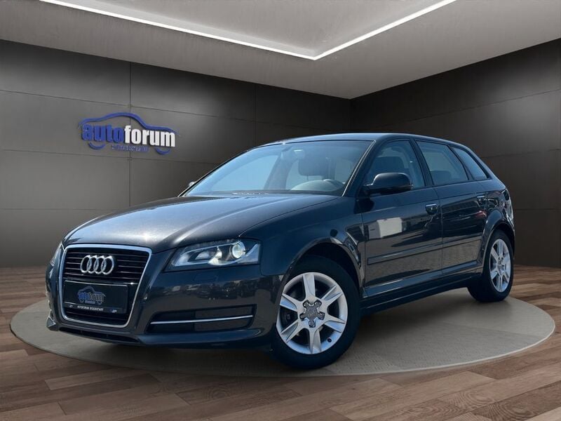 Grau Gebraucht 2012 Audi A3 Sportback Attraction Limousine | 6.290 € (Fairer Preis) - Bild 1/4
