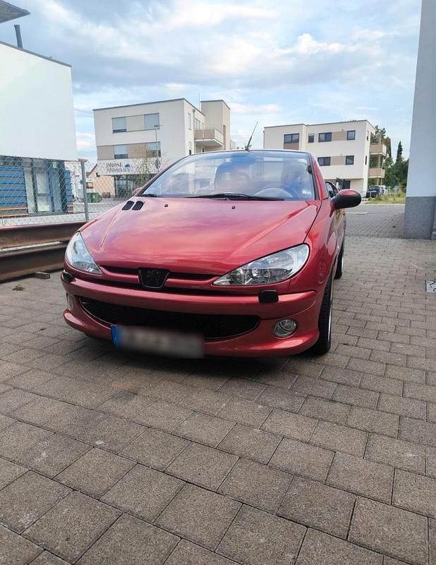 Rot Gebraucht 2004 Peugeot 206 CC Sport Cabrio | 3.400 € - Bild 1/4