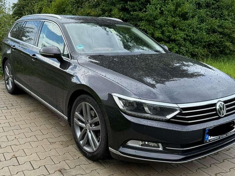 Gebraucht VW Passat Highline 220 PS (161 kW) 2017 Grau Kombi