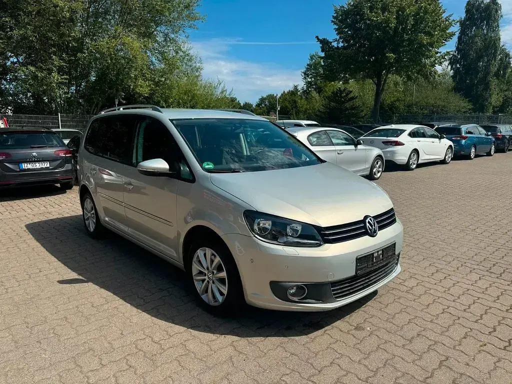 Gebraucht VW Touran 105 PS (77 kW) 2010 Gold Van / Kleinbus