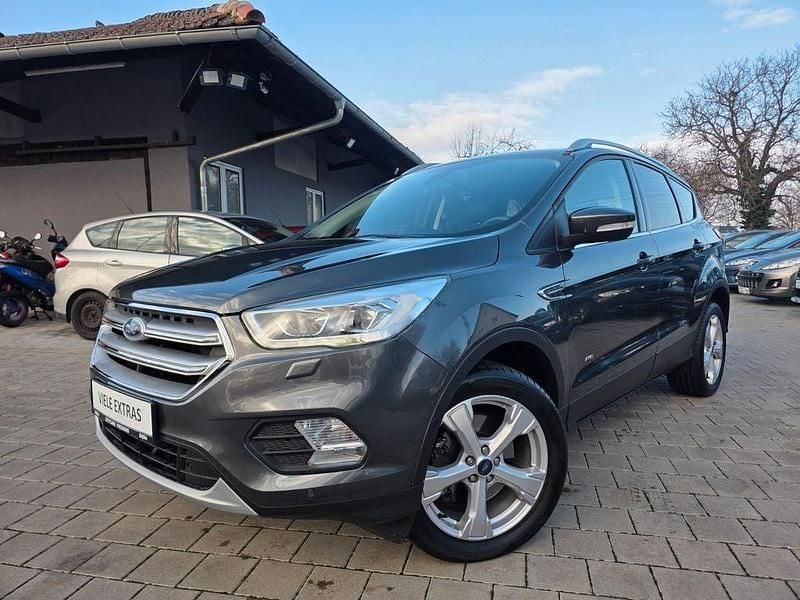 Grau Gebraucht 2018 Ford Kuga Titanium SUV | 13.990 € (Superpreis) - Bild 1/4