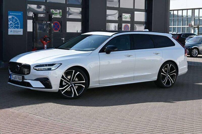 Gebraucht Volvo V90 Plus 197 PS (144 kW) 2023 Crystal white / metallic Kombi