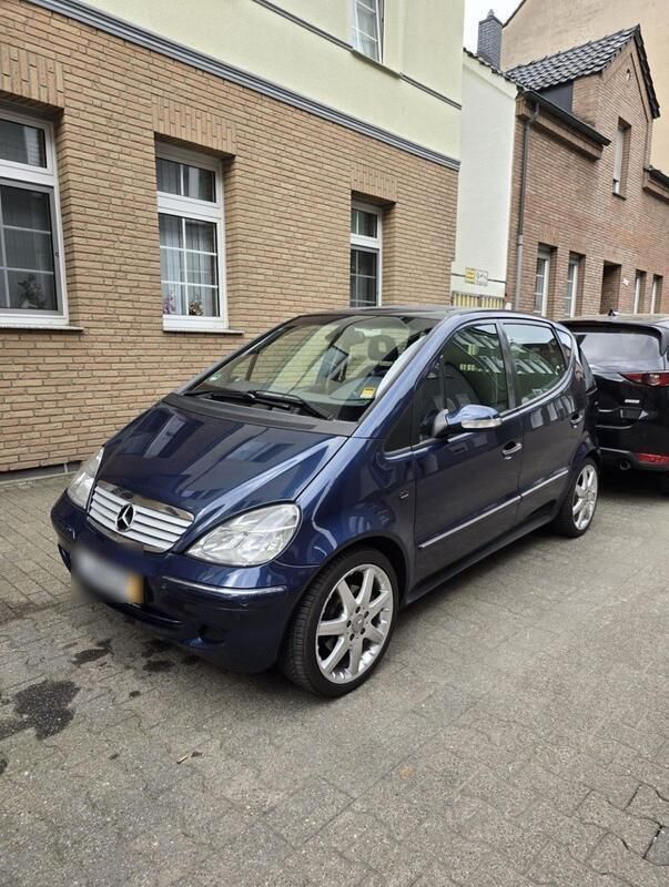 Blau Gebraucht 2004 Mercedes A190 Avantgarde Kleinwagen | 2.300 € - Bild 1/4